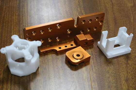 Malencnc Machinaal bewerkte Plastic Delen NYLON DELRIN PTFE PC van pvc